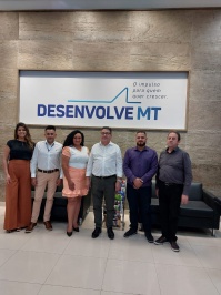 AGENTES DA SALA DO EMPREENDEDOR FAZEM VISITA À DESENVOLVE MT